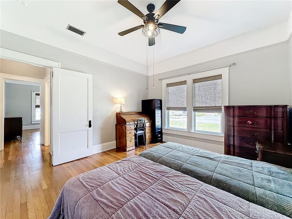 待售: $365,000 (0 贝兹, 0 浴室, 2360 平方英尺)