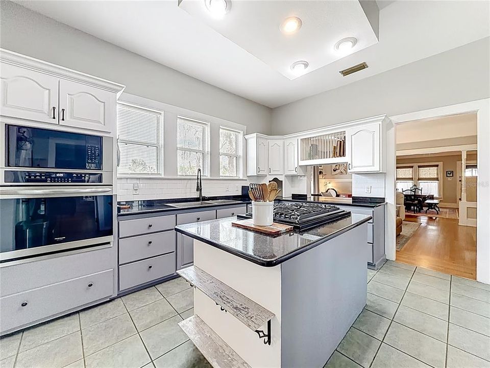 待售: $365,000 (0 贝兹, 0 浴室, 2360 平方英尺)