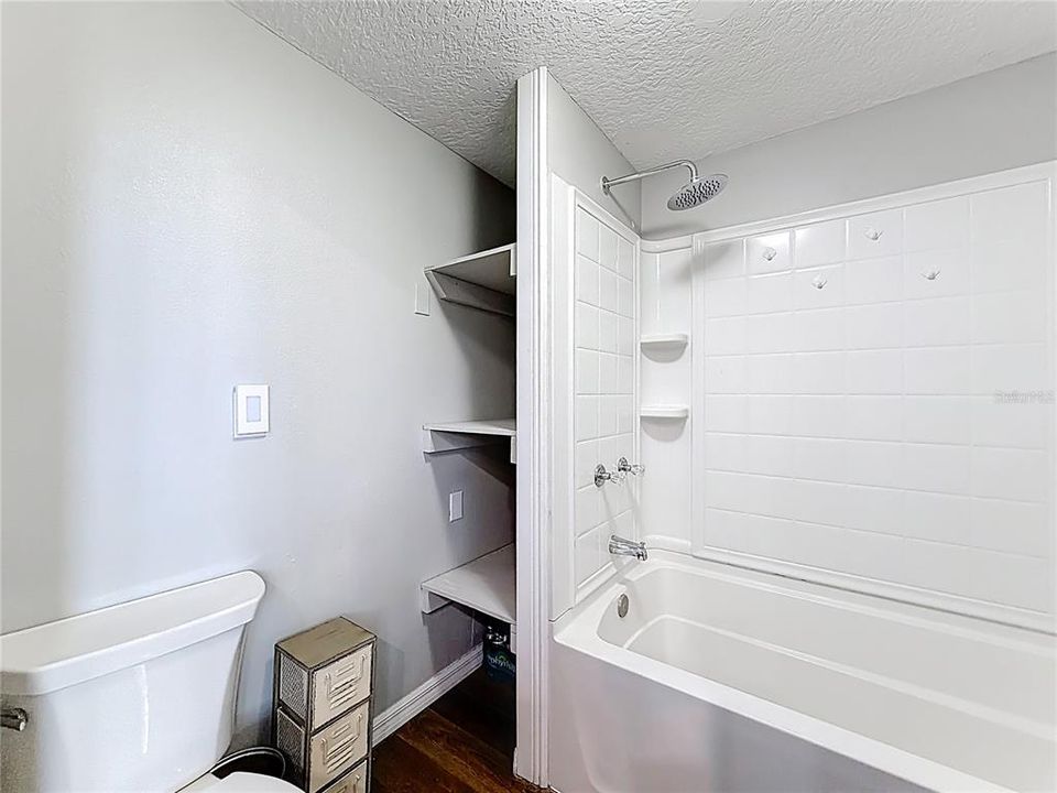 待售: $365,000 (0 贝兹, 0 浴室, 2360 平方英尺)