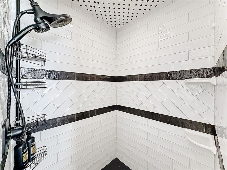 待售: $365,000 (0 贝兹, 0 浴室, 2360 平方英尺)