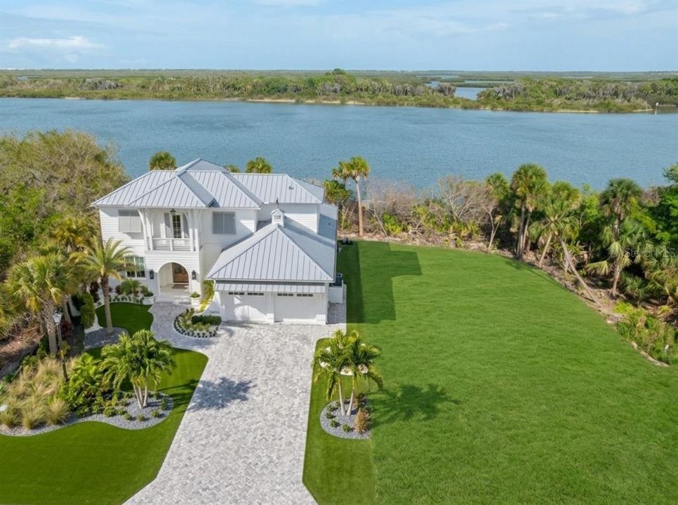 En Venta: $799,000 (0.31 acres)