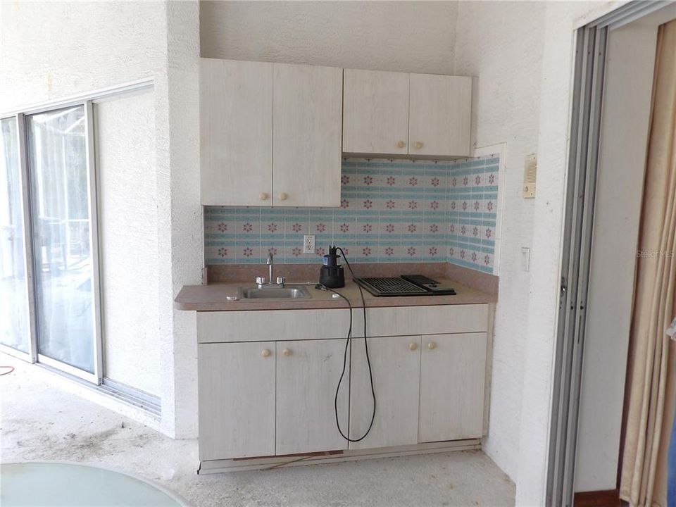 Под контрактом: $425,000 (5 спален, 3 ванн, 3548 Квадратных фут)