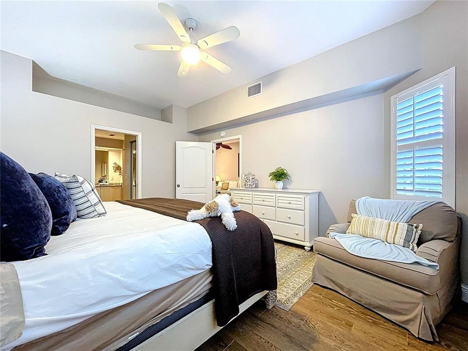 В аренду: $3,000 (2 спален, 2 ванн, 1215 Квадратных фут)