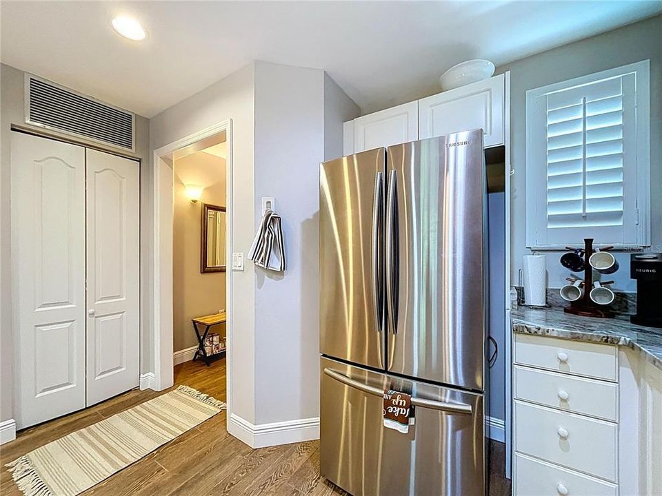 В аренду: $3,000 (2 спален, 2 ванн, 1215 Квадратных фут)