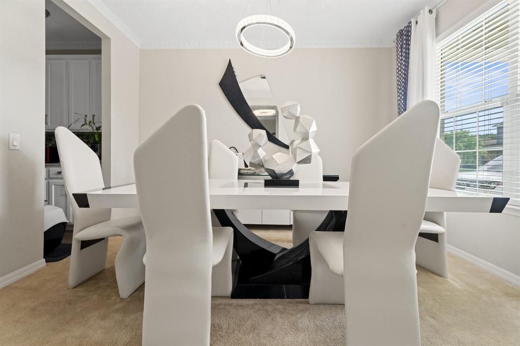 En Venta: $688,999 (4 camas, 3 baños, 3118 Pies cuadrados)