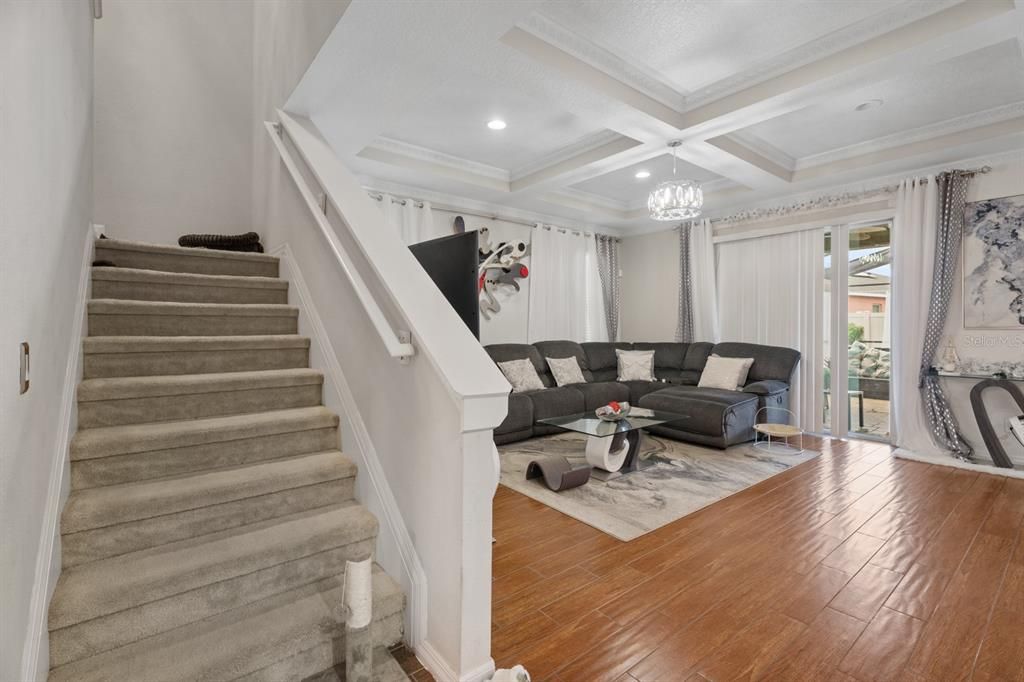 En Venta: $688,999 (4 camas, 3 baños, 3118 Pies cuadrados)
