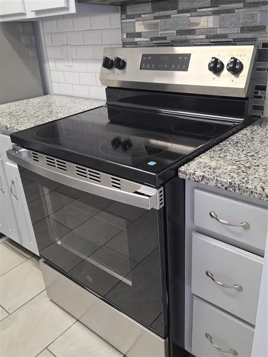 В аренду: $1,750 (2 спален, 2 ванн, 1104 Квадратных фут)