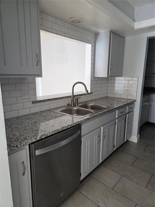 В аренду: $1,750 (2 спален, 2 ванн, 1104 Квадратных фут)