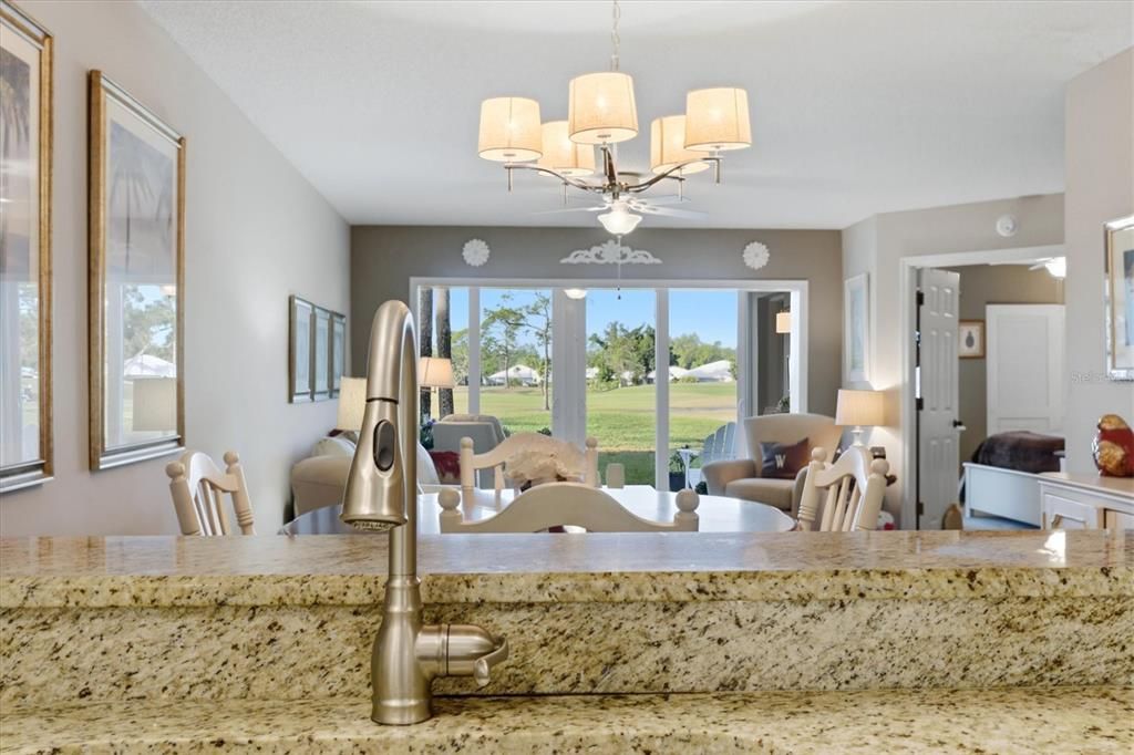 待售: $270,000 (2 贝兹, 2 浴室, 1002 平方英尺)