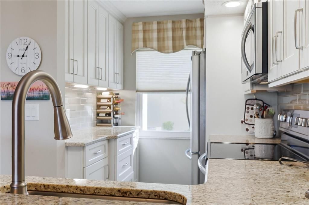 待售: $270,000 (2 贝兹, 2 浴室, 1002 平方英尺)