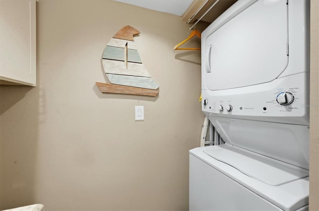 待售: $270,000 (2 贝兹, 2 浴室, 1002 平方英尺)