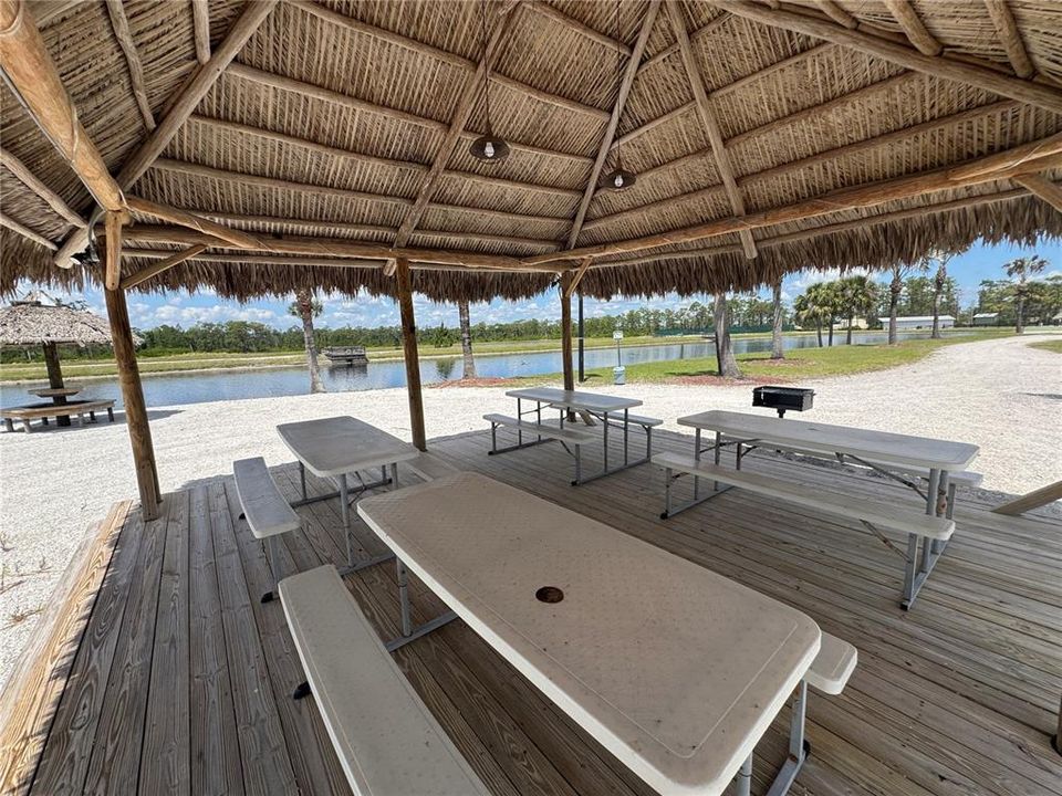 На продажу: $89,000 (0.09 acres)