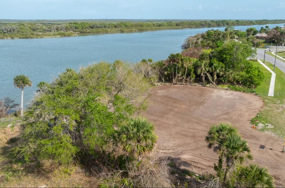 待售: $799,000 (0.34 acres)