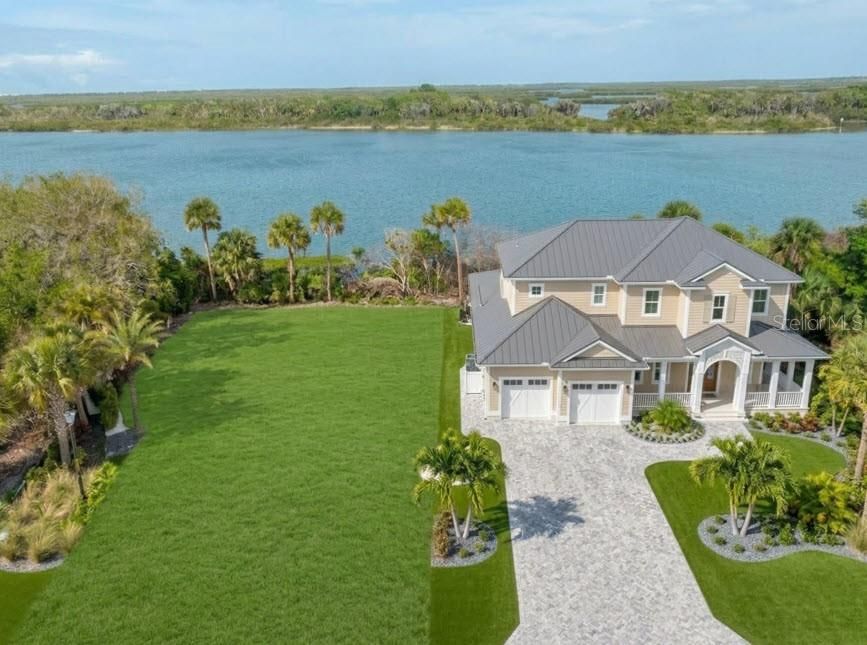 На продажу: $799,000 (0.34 acres)