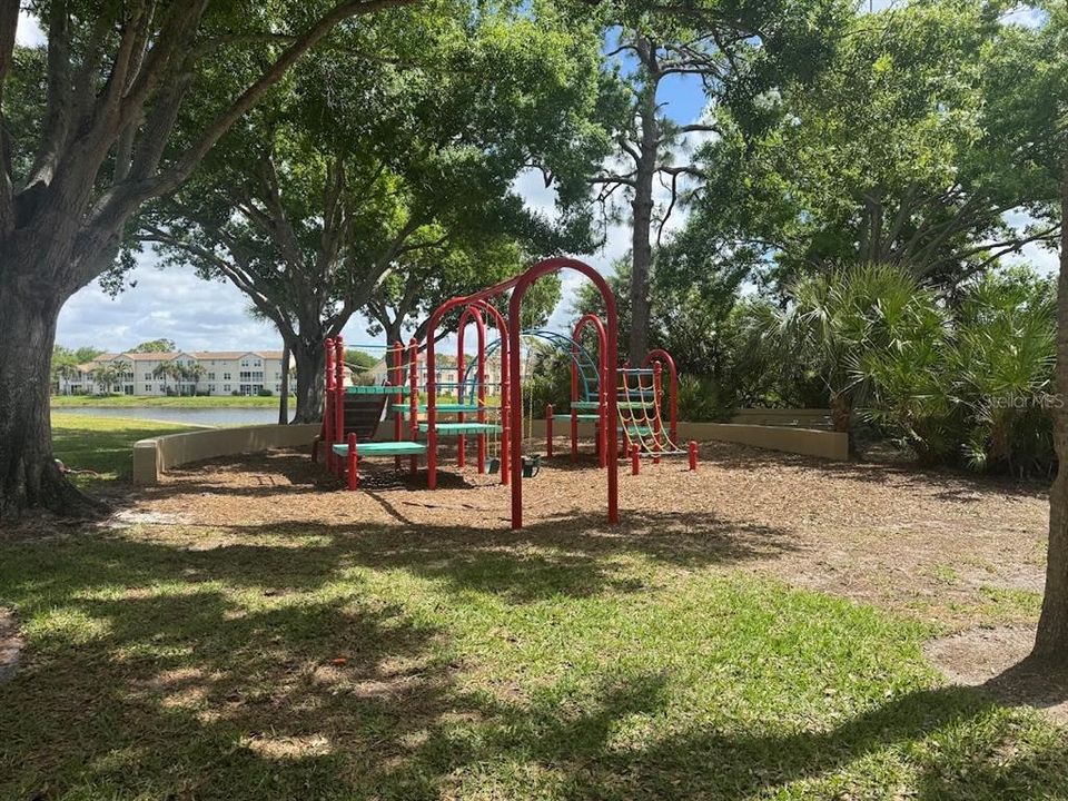 For Sale: $149,900 (1 beds, 1 baths, 688 Square Feet)