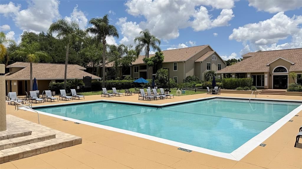For Sale: $149,900 (1 beds, 1 baths, 688 Square Feet)