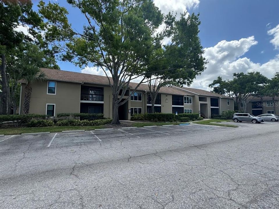 For Sale: $149,900 (1 beds, 1 baths, 688 Square Feet)