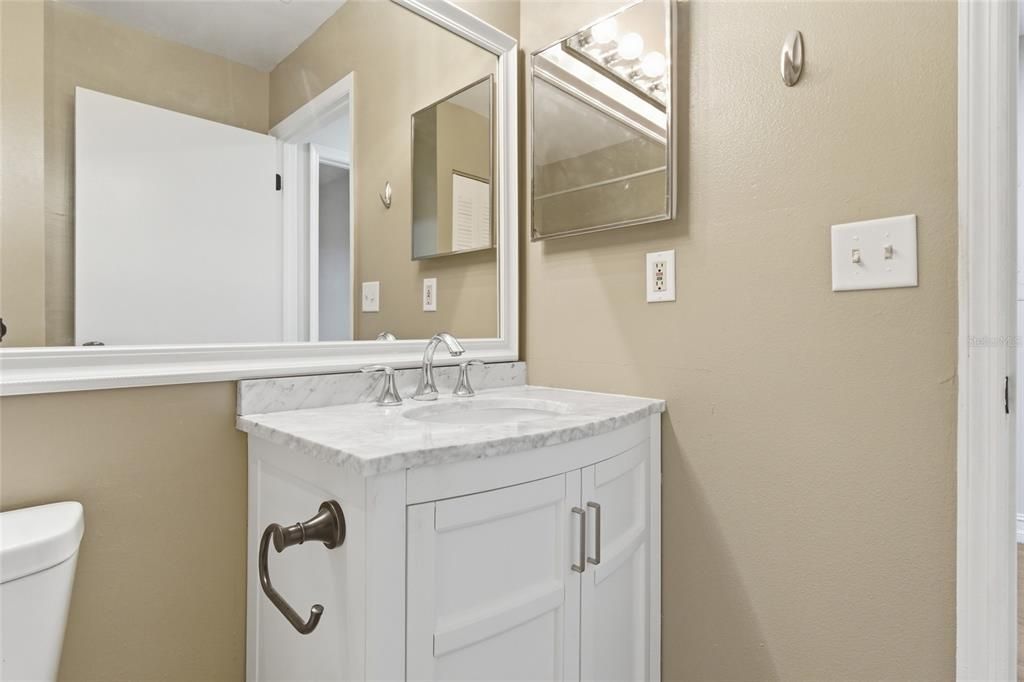 For Sale: $149,900 (1 beds, 1 baths, 688 Square Feet)