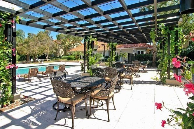 For Sale: $149,900 (1 beds, 1 baths, 688 Square Feet)