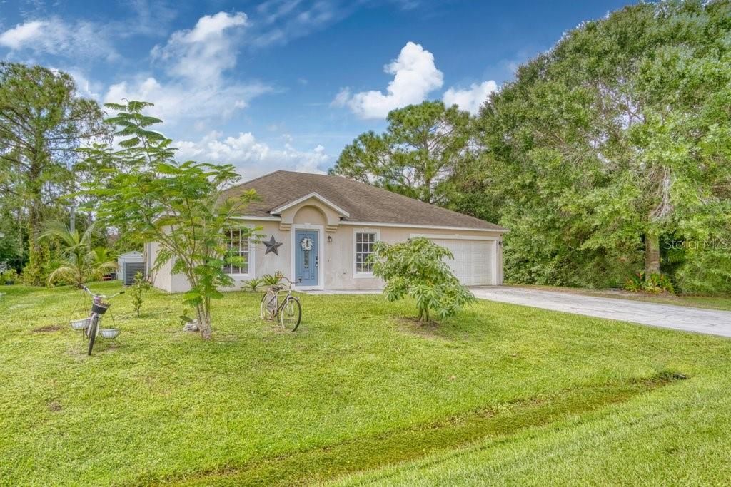 For Sale: $299,900 (3 beds, 2 baths, 1380 Square Feet)