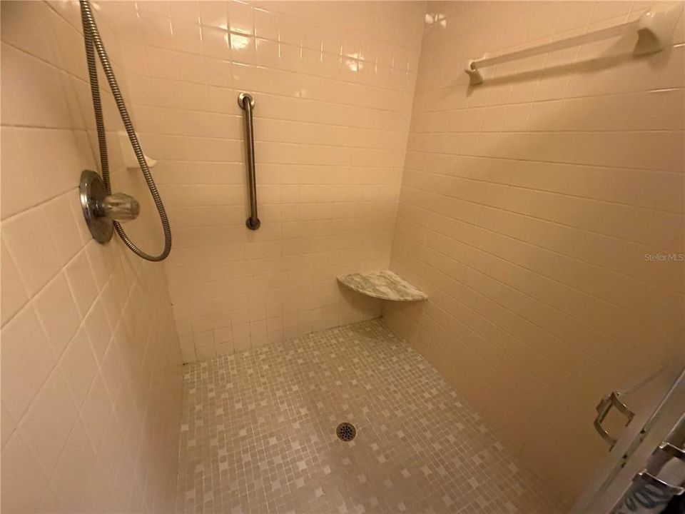 Active With Contract: $150,000 (2 beds, 2 baths, 1155 Square Feet)
