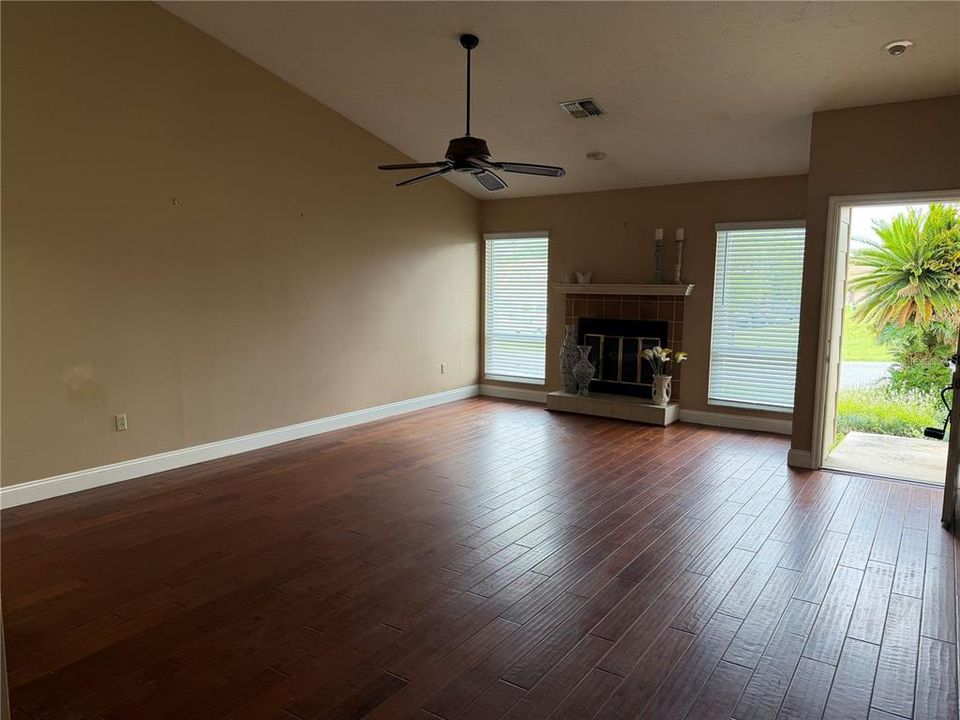 Active With Contract: $150,000 (2 beds, 2 baths, 1155 Square Feet)