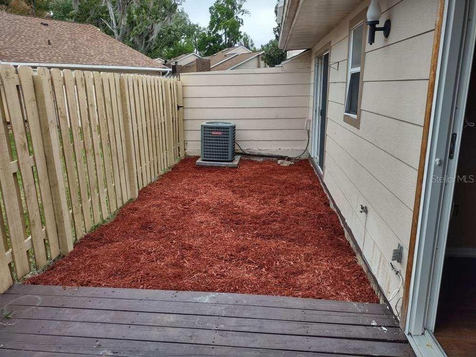 Active With Contract: $150,000 (2 beds, 2 baths, 1155 Square Feet)