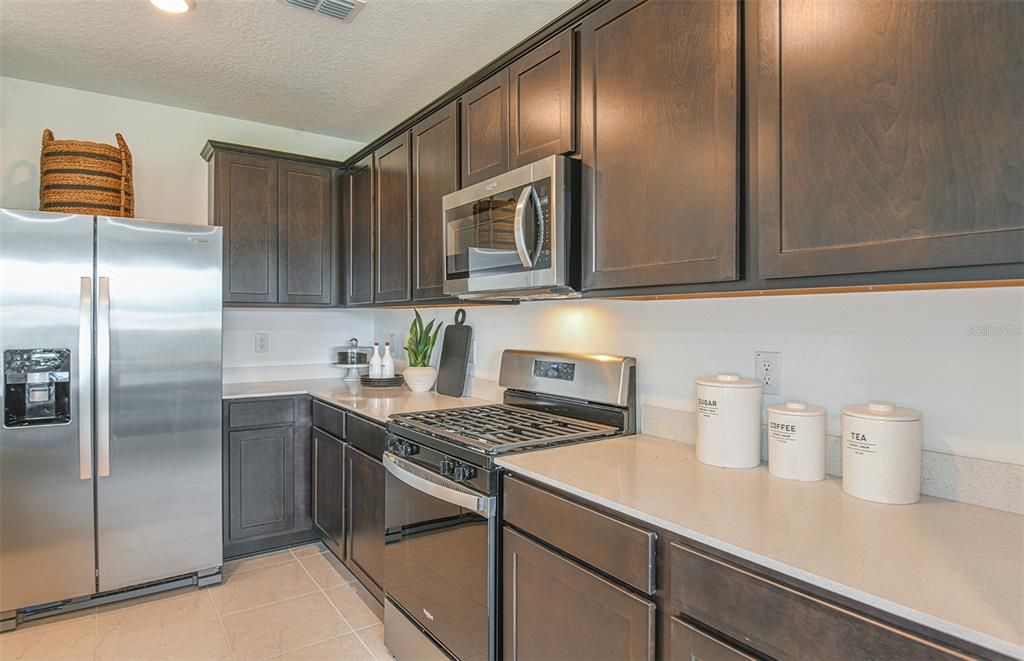 Active With Contract: $477,670 (5 beds, 3 baths, 2615 Square Feet)