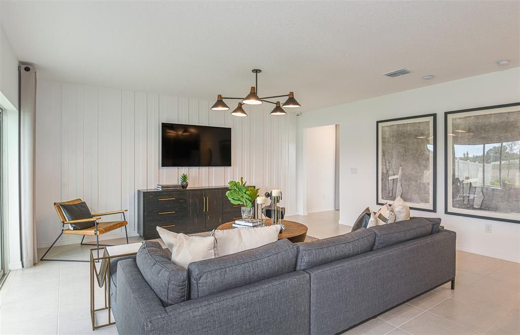 Active With Contract: $477,670 (5 beds, 3 baths, 2615 Square Feet)