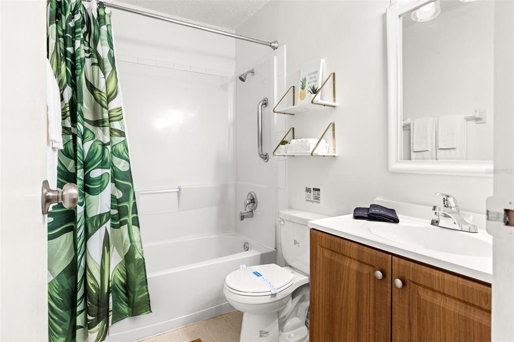 Activo con contrato: $99,900 (1 camas, 1 baños, 590 Pies cuadrados)