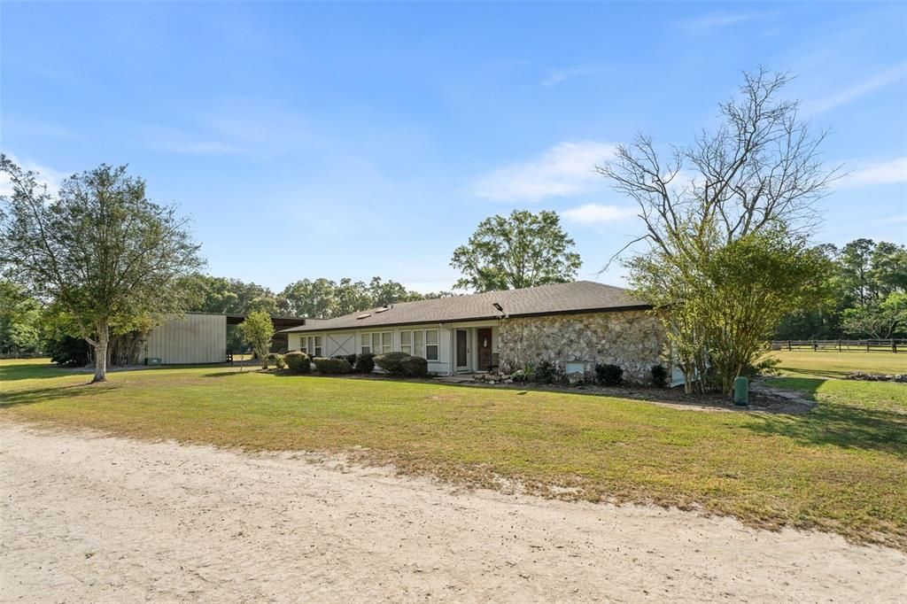 En Venta: $2,690,000 (4 camas, 3 baños, 2414 Pies cuadrados)