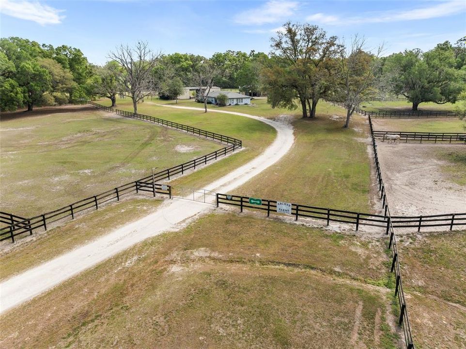 En Venta: $2,690,000 (4 camas, 3 baños, 2414 Pies cuadrados)