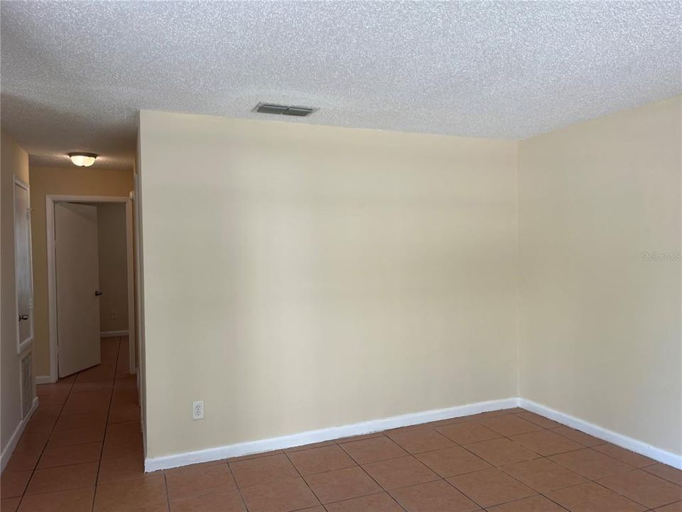 For Rent: $1,417 (2 beds, 1 baths, 833 Square Feet)