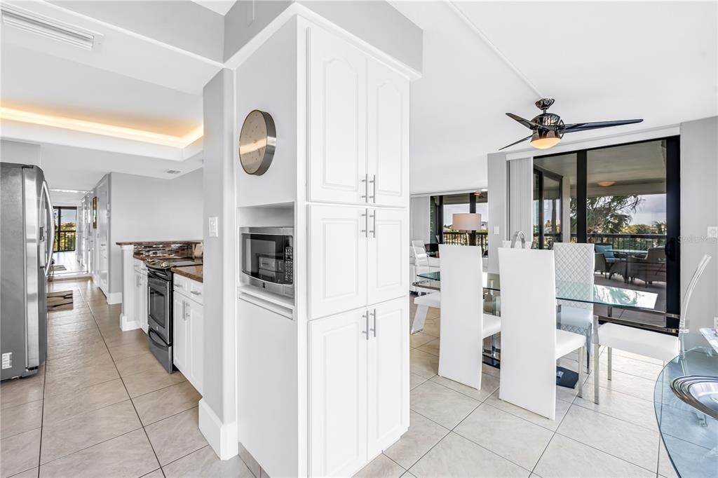 На продажу: $750,000 (2 спален, 2 ванн, 1430 Квадратных фут)