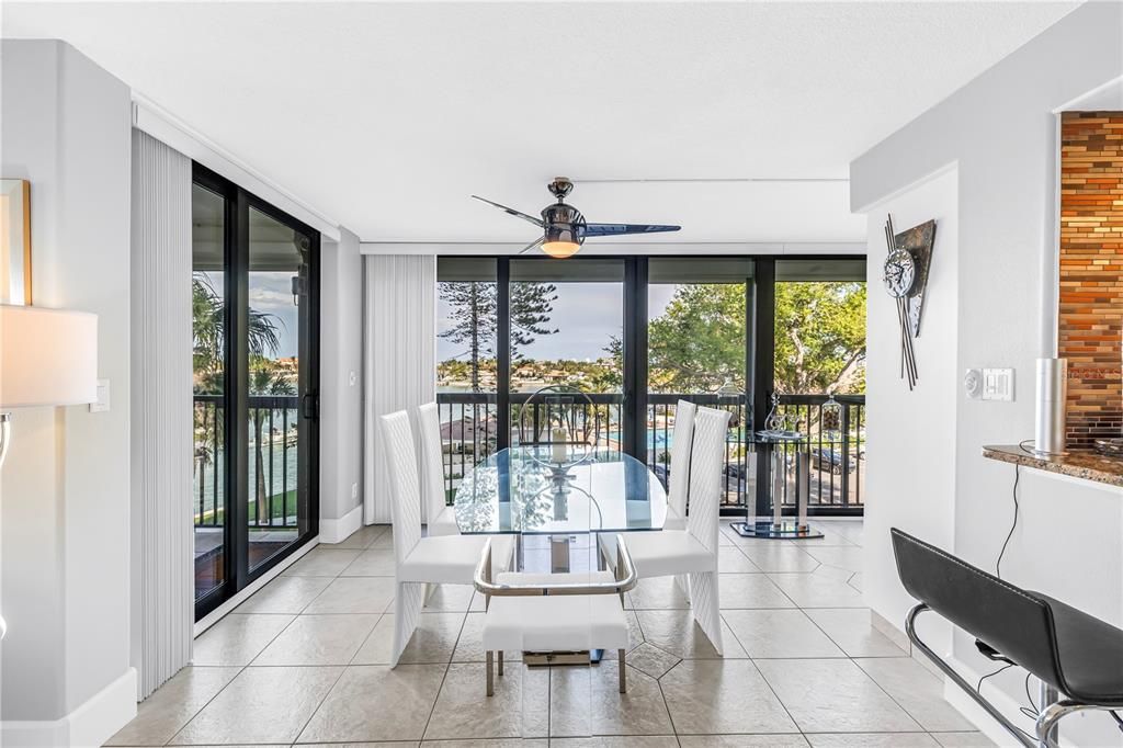 На продажу: $750,000 (2 спален, 2 ванн, 1430 Квадратных фут)