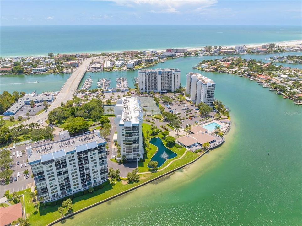 На продажу: $750,000 (2 спален, 2 ванн, 1430 Квадратных фут)