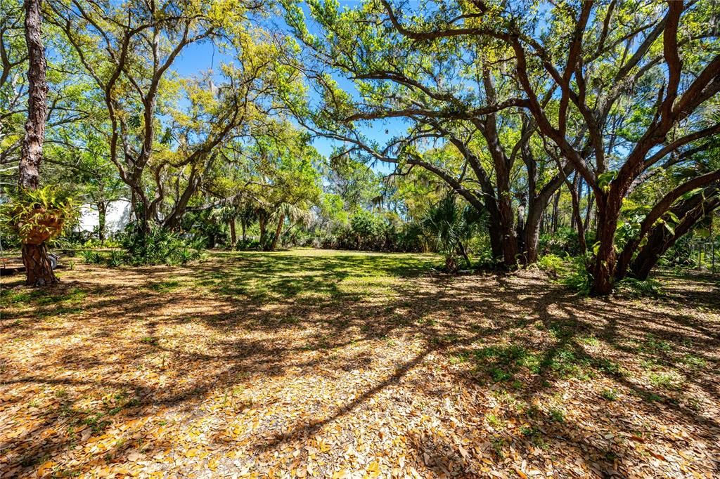 待售: $311,000 (0.40 acres)