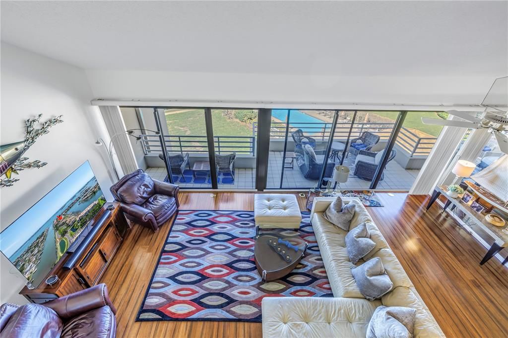 En Venta: $1,185,000 (2 camas, 3 baños, 2460 Pies cuadrados)