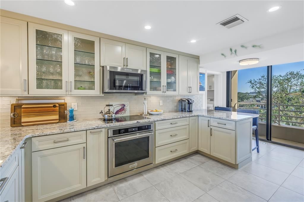 En Venta: $1,185,000 (2 camas, 3 baños, 2460 Pies cuadrados)
