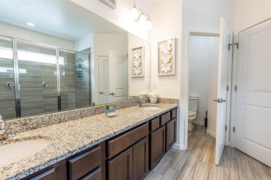 For Sale: $718,000 (5 beds, 5 baths, 3067 Square Feet)