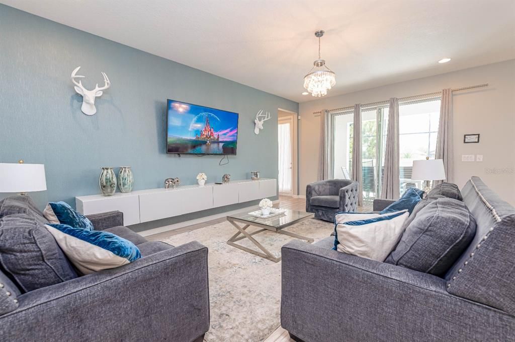 For Sale: $718,000 (5 beds, 5 baths, 3067 Square Feet)