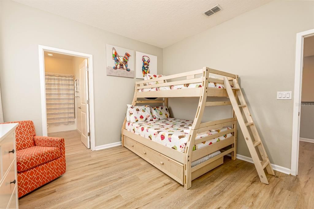 For Sale: $718,000 (5 beds, 5 baths, 3067 Square Feet)
