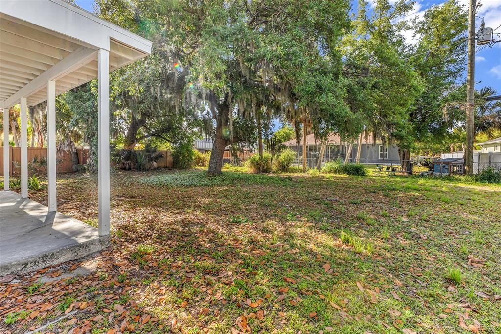 Activo con contrato: $230,000 (2 camas, 2 baños, 1199 Pies cuadrados)