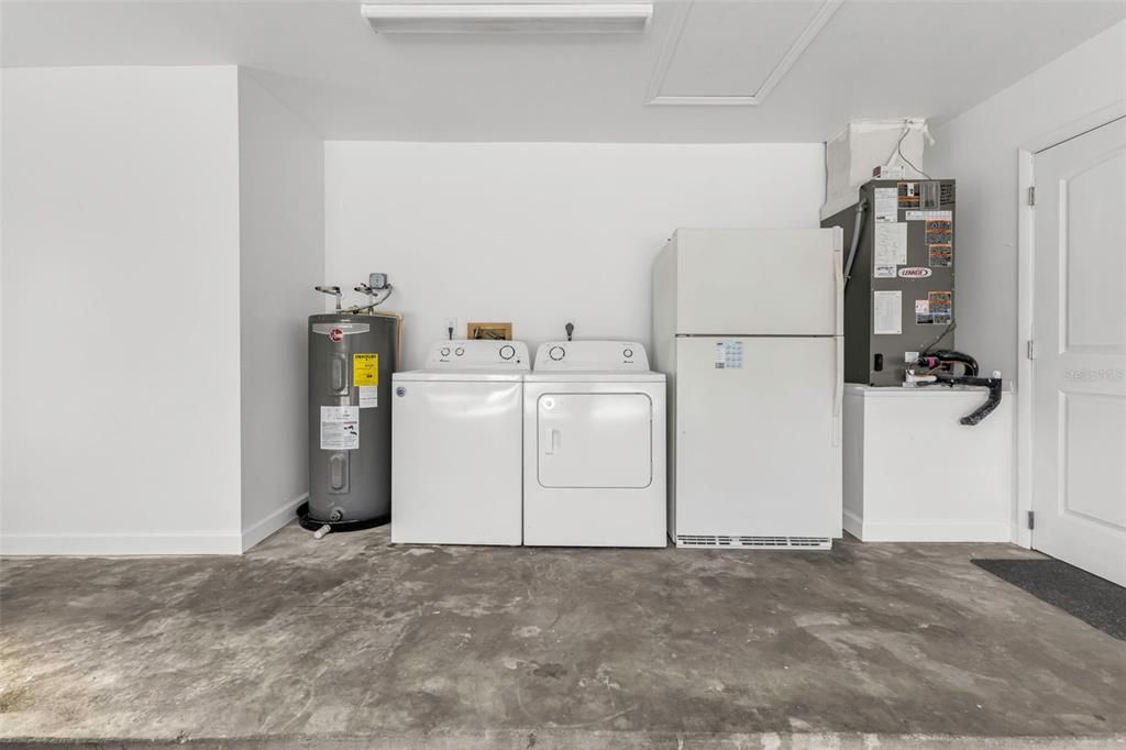 Activo con contrato: $230,000 (2 camas, 2 baños, 1199 Pies cuadrados)