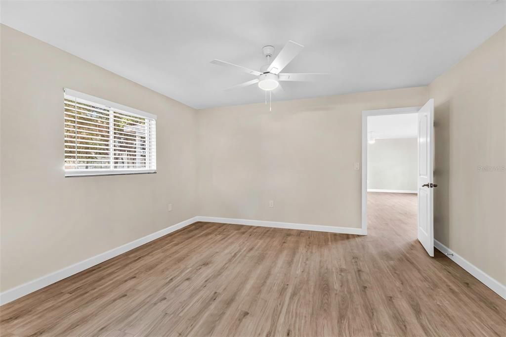 Activo con contrato: $230,000 (2 camas, 2 baños, 1199 Pies cuadrados)