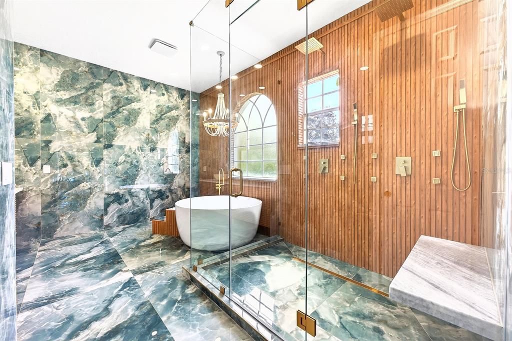 En Venta: $1,300,000 (4 camas, 4 baños, 4625 Pies cuadrados)