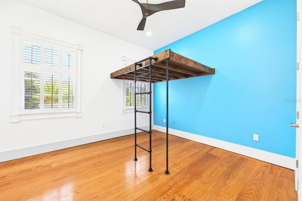 En Venta: $1,300,000 (4 camas, 4 baños, 4625 Pies cuadrados)