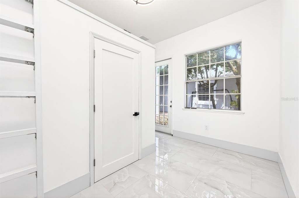 En Venta: $1,300,000 (4 camas, 4 baños, 4625 Pies cuadrados)