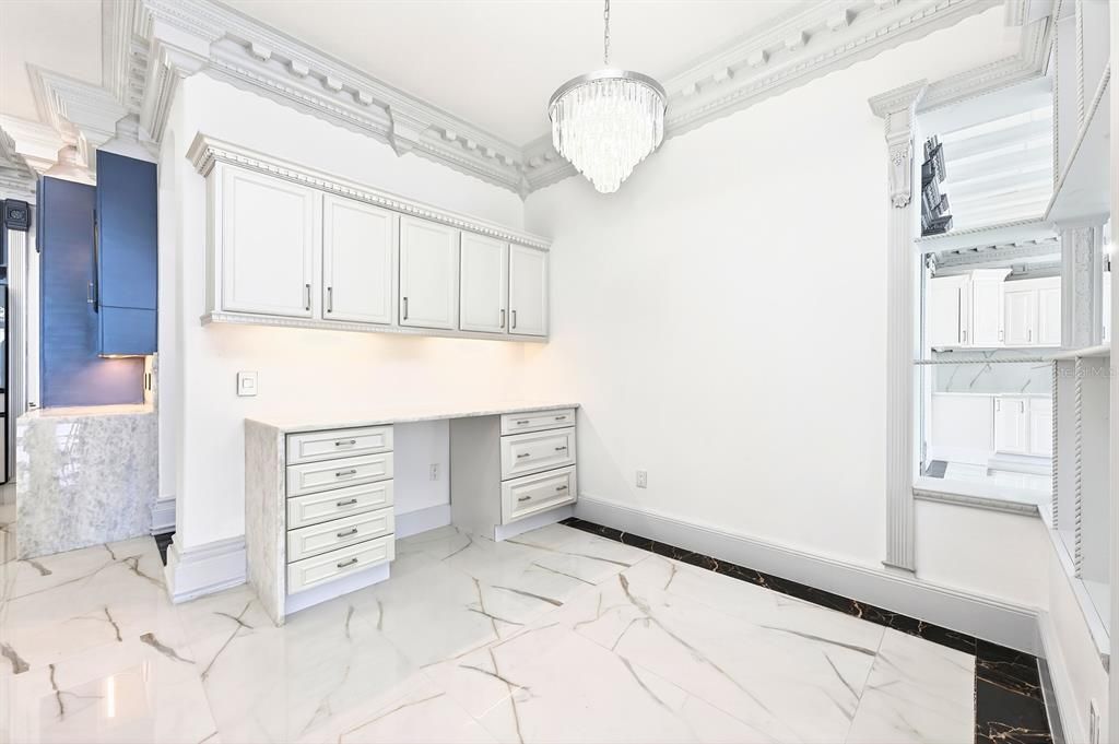 En Venta: $1,300,000 (4 camas, 4 baños, 4625 Pies cuadrados)