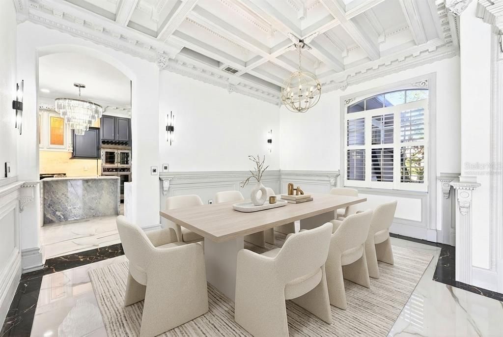 En Venta: $1,300,000 (4 camas, 4 baños, 4625 Pies cuadrados)